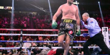 Momenti kur Fury jep boksin “fatal” dhe e rrëzon përtokë kundërshtarin