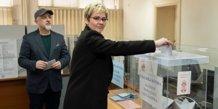 Kryetarja e Preshevës voton: Sot është dita, aktivizim kundër pasivizimit