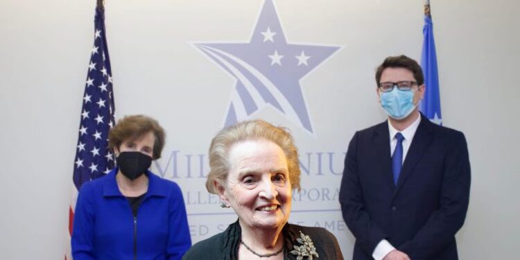 Ministri i Financave takon vajzën e Madeleine Albright, Alice P. Albright