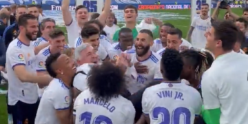 Festa e madhe e lojtarëve të Realit me trajnerin Ancelotti