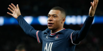 Familja e Mbappes do të udhëtojë për në Madrid javën tjetër