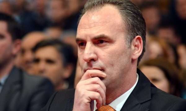 “Shërbimet serbe qëndrojnë pas djegies së kishave”, Manastiri i Deçanit i reagon Limajt