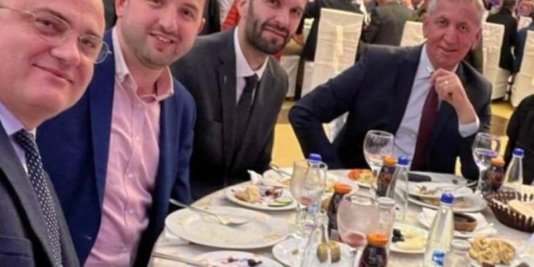 Tre deputetët e Vetëvendosjes në Iftar me Anton Çunin e LDK-së