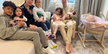 Ronaldo bën postimin prekës, publikon foton e binjakes që mbijetoi