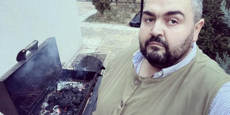 Reagimi epik i Bufit pas rritjes së çmimit të specave: Qindra vegjetarianë kthehen në mishngrënës