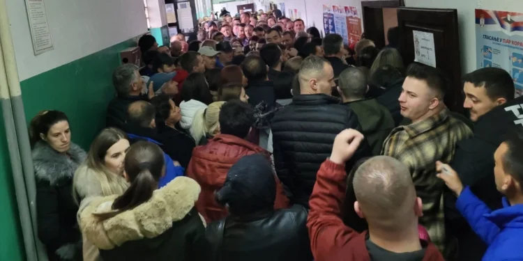 Tollovi e madhe në vendvotimet ku votojnë serbët e Kosovës