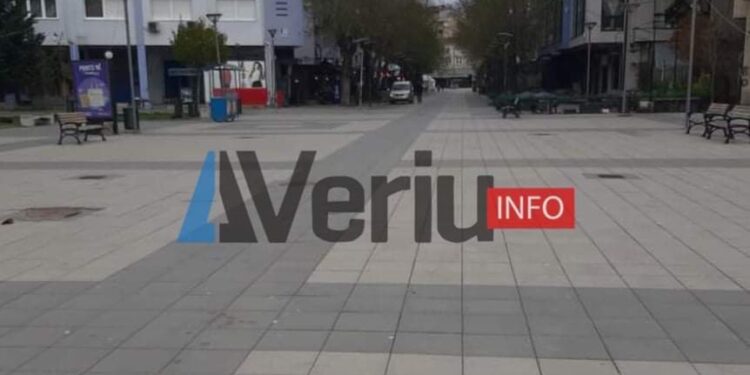 Mitrovicasit zgjohen vonë në Ramazan, sheshi dhe rrugët e qytetit të zbrazura në ora 9:30