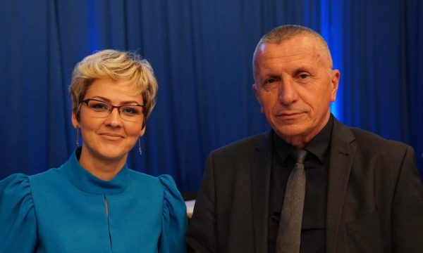 Shaip Kamberi reagon i revoltuar pas shkarkimit të Ardita Sinanit