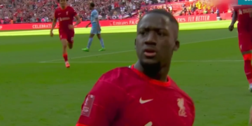 Vjen goli i parë, Konate nuk ka të ndalur, Liverpool kalon në avantazh ndaj Cityt