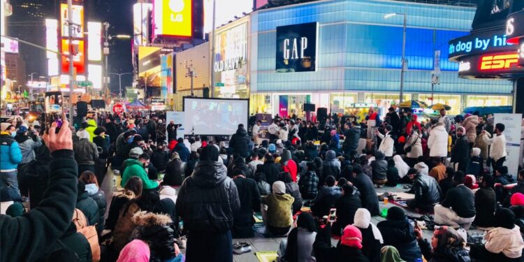 Për herë të parë falet namazi i taravive në sheshin kryesor të New Yorkut