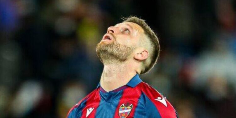 Hajnat plaçkisin shtëpinë e futbollistit shqiptar Shkodran Mustafi, i vjedhin gjësende me vlerë prej një milion euro