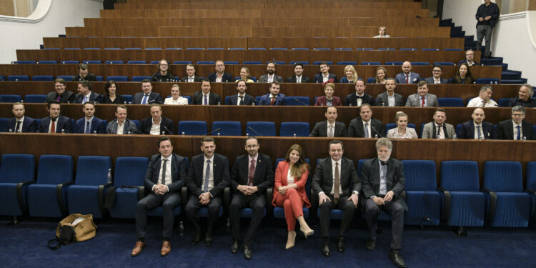 Kurti takohet me 50 ndërmarrës gjermanë, i fton të investojnë në Kosovë
