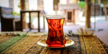 S’e ka origjinën prej Rusisë, ja 6 fakte për pijen e preferuar të kosovarëve