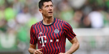 E konfirmon drejtori i Bayernit: Lewandowksi më ka informuar se dëshiron të largohet, Barcelona nuk ka bërë ofertë
