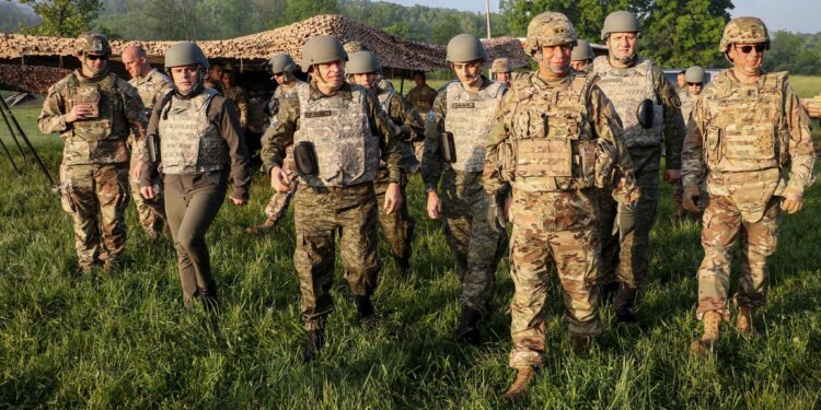 Këmbësoria e FSK-së stërviten me Këmbësorinë e Gardës Kombëtare të Iowas, komandati Bashkim Jashari i ndjek nga afër