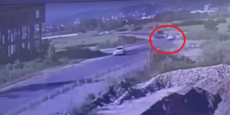 Pamje të reja: Momenti kur vetura e Prokurorisë përfshihet në aksidentin në Gjakovë