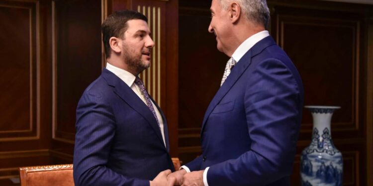 Memli Krasniqi takohet me Gjukanoviqin, e falënderon për mbështetje të shtetësisë së Kosovës, që nga njohja e pavarësisë