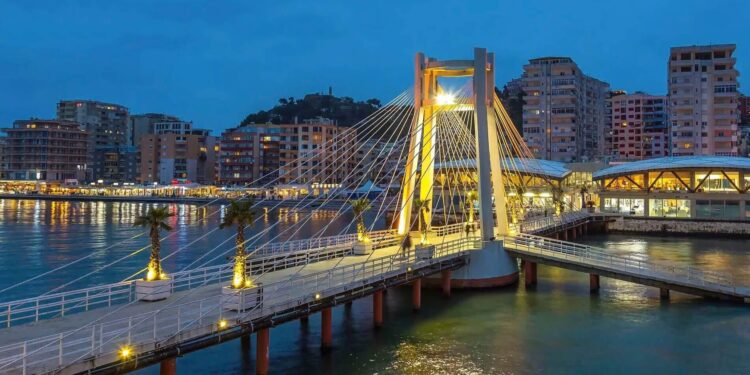 “Dilni nga shtëpitë, lërini dritaret hapur”, paralajmërimi, çfarë do ndodhë nesër në Durrës