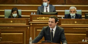 Ky është deputeti i Albin Kurtit që kundërshtoi Trustin por që në kohë të Hotit mori nga Trusti afër 2mijë euro