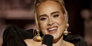 Adele feston sot ditëlindjen, kaq vjet mbush