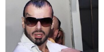 Lirohet nga burgu Vali Corleone, e publikon një foto