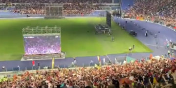 Stadiumi në Tiranë nuk i zuri, tifozët e Romës e mbushin stadiumin e tyre në Itali