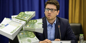 Murati u jep ‘gajret’ qytetarëve: Si popull jemi mësuar me kriza, i kalojmë më lehtë se popujt e tjerë