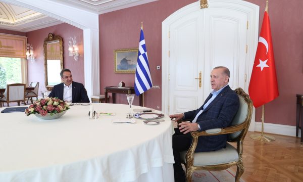 Kryeministri grek ishte në Shtëpinë e Bardhë, çartet Erdogani: Ai nuk ekziston më për mua