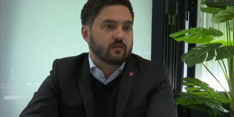 Deputeti zviceran: Mosliberalizimi i vizave, një nga gabimet e mëdha që Evropa po bën karshi Kosovës