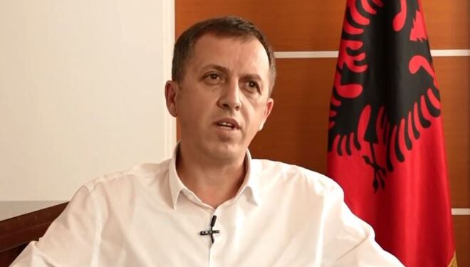 Salih Zyba e quan Abelard Tahirin rebel, thotë se opozita është kopje e keqe e LVV-së
