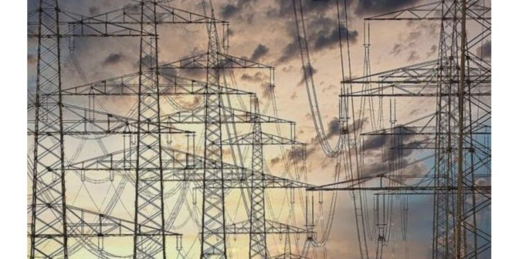 Rusia pezullon furnizimin me energji elektrike në Finlandë