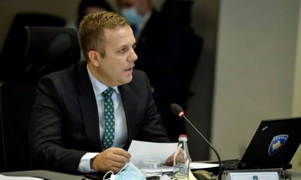 Dikur VV sprej e gaz në Kuvend, sot zëvendës ministri i Drejtësisë kërkon nga Prokuroria të hetojë veprimet e opozitës