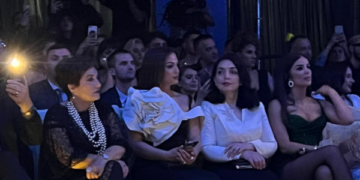 Presidentja Osmani: Flokët i fenirata pas 12 vjetësh, më bindi Valdrini