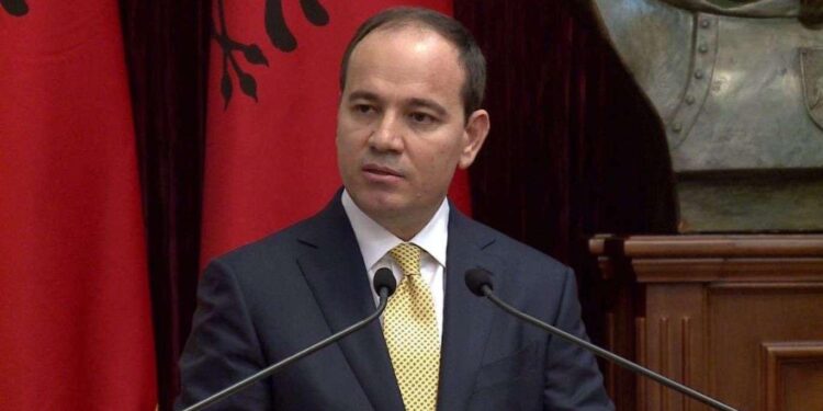 Vdes ish-presidenti i Shqipërisë, Bujar Nishani