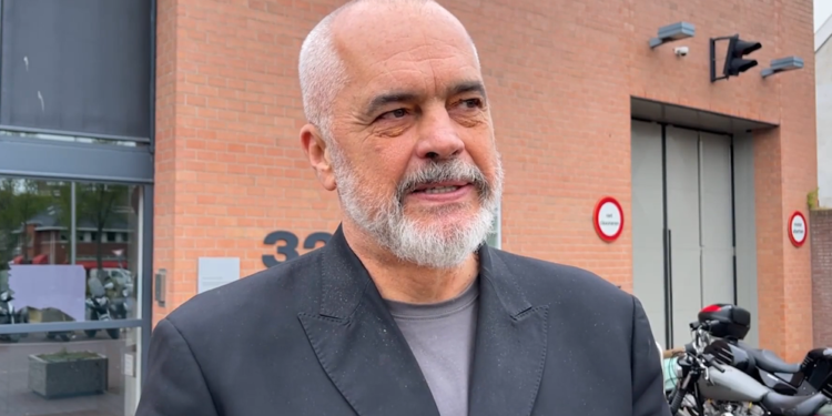 Edi Rama pas vizitës në Hagë: Presidentin Thaçi e gjeta në top-formë
