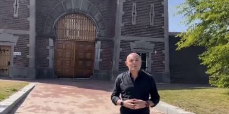 Blendi Fevziu viziton ish-krerët e UÇK-së në Hagë (VIDEO)