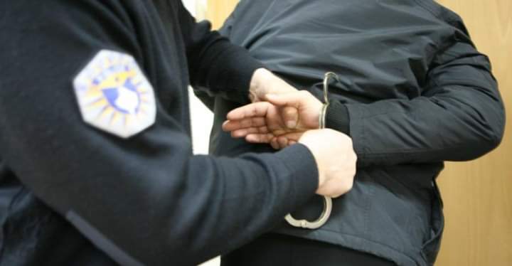 Arrestohet 52-vjeçari në Mitrovicë, kërkohej për vjedhje