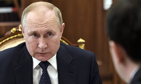 “Putinit i kanë mbetur tre vjet jetë për shkak të sëmundjes së kancerit”