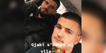 “Gjaku s’bahet ujë, vlla”,me armë në dorë, familjari i Strellës paralajmëron hakmarrje