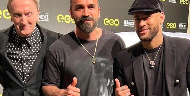 Neymar promovoi veturën e re të miliarderit shqiptar (FOTO)