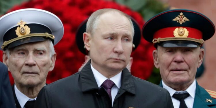 Se kishte parë as në ëndrrën më të keqe, Putinit i bëjnë surprizën e keqe gjatë paradës