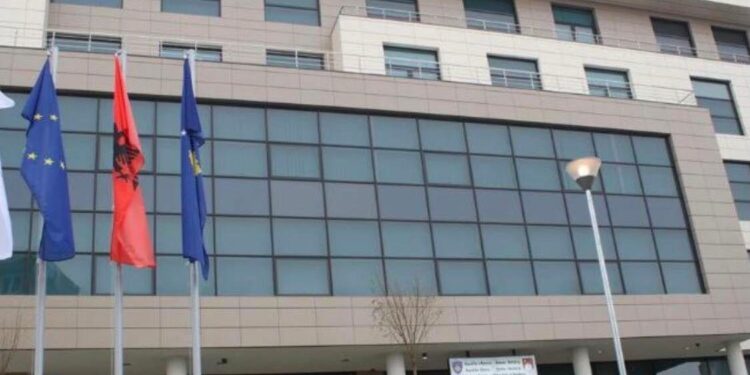Uji i xhenazeve rrezikon banorët e Skënderajt, komuna në gjumë