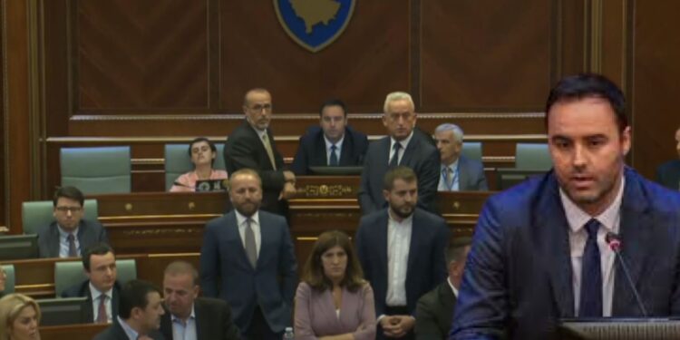 Prapaskenat e takimit të Konjufcës me opozitën e VV-në për veteranët: Oferta e opozitës, kundërshtimi i VV-së dhe “zgjidhja kreative” e Glaukut