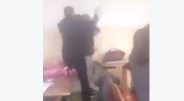 Plas sherri në një shkollë në Gjilan/ Profesori dhe nxënësi rrahen mes vete