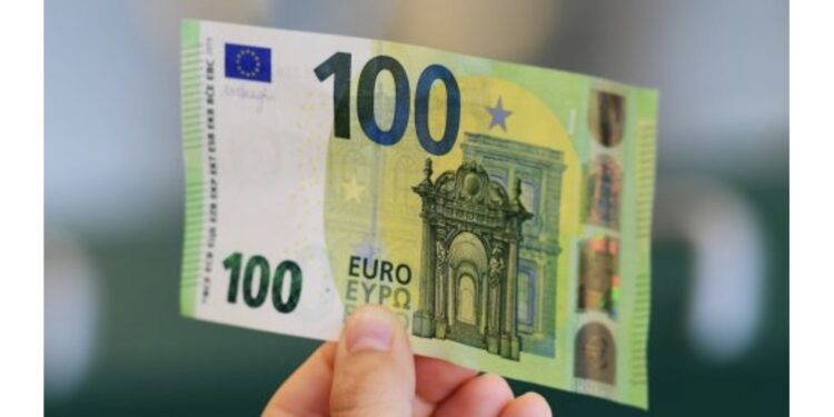 100 eurot për punëtorët e sektorit privat: Disa presin, të tjerët shlyejnë borxhe