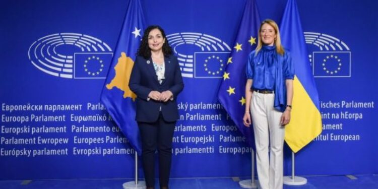 Presidentja Osmani i nis takimet me Parlamentin Europian, ku ka mbështetje për vizat