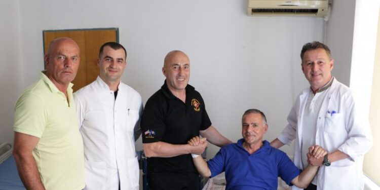 Ish deputeti Ahmet Isufi i nënshtrohet një operimi kirurgjik