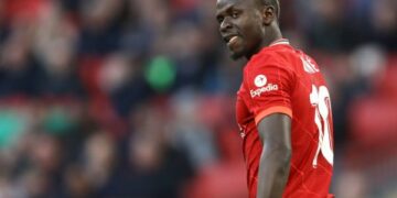 Zbulohet paga e Manes te Bayerni, është gati tri herë më e lartë se te Liverpooli