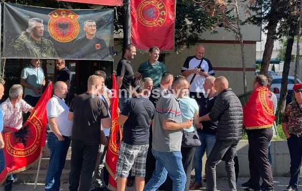Veteranët e Vushtrrisë mobilizohen për protestën e sotme (FOTO)