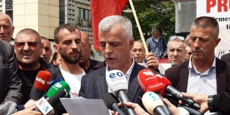 Komandanti i Koshares ia “sqaron” rolin Faton Klinakut: Je për këto punë, jo për pagat e veteranëve